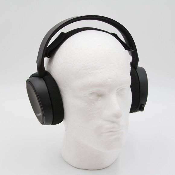 SteelSeries Arctis 3 Console - Stereo Wired Gaming Headset for PlayStation - Picture 1 of 10